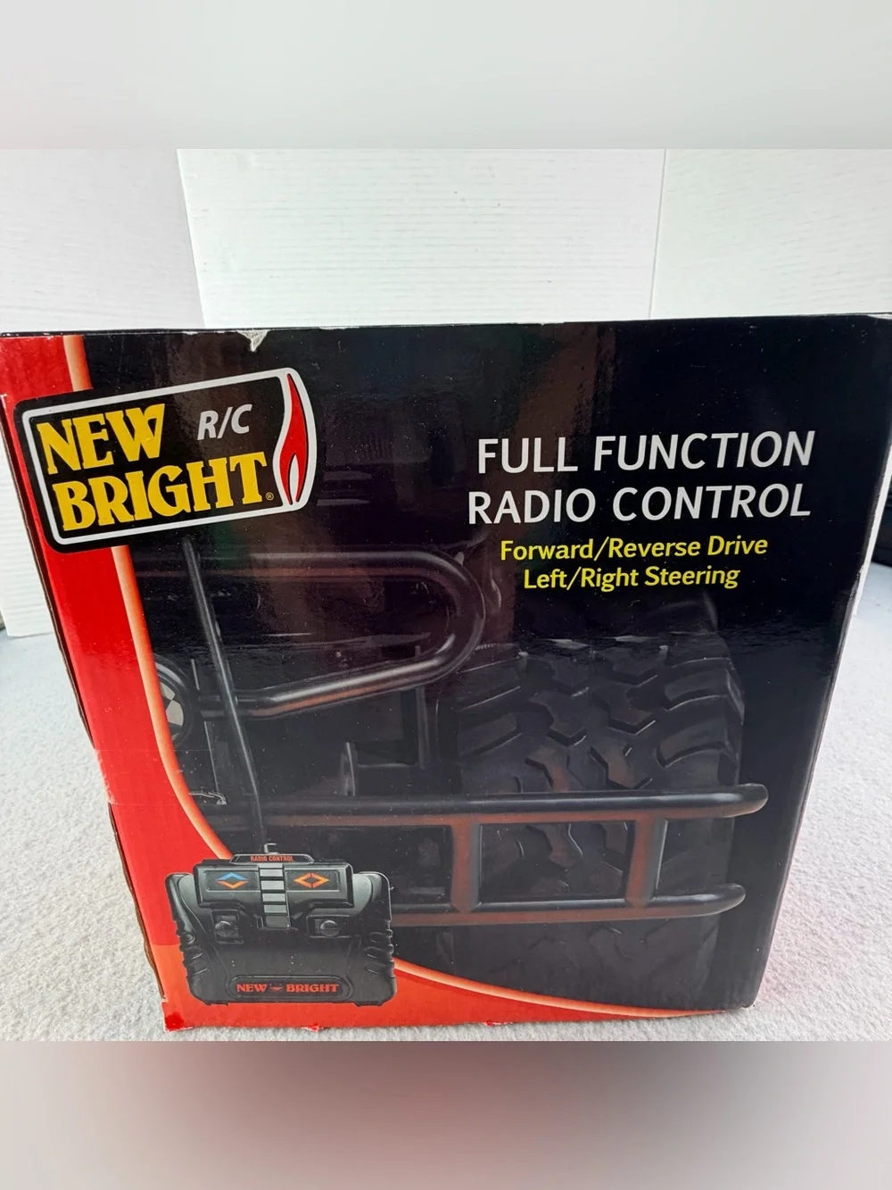Bright RC Yellow Hummer H3 2009 NOS R-C Vehicle R10 NEW SEALED Radio Control